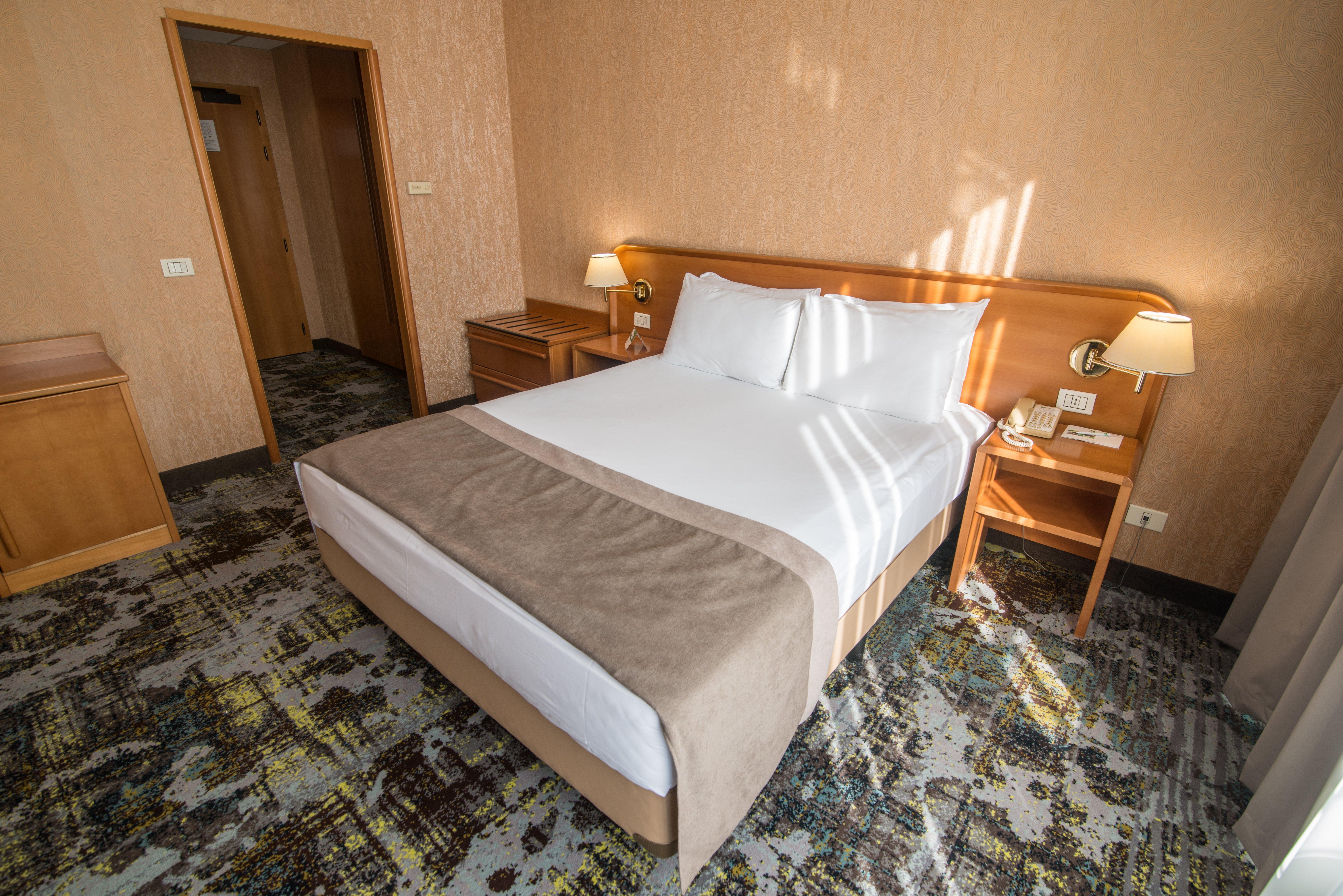Holiday Inn Skopje, an IHG Hotel Eksteriør bilde