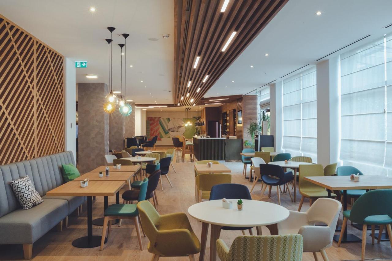 Holiday Inn Skopje, an IHG Hotel Eksteriør bilde