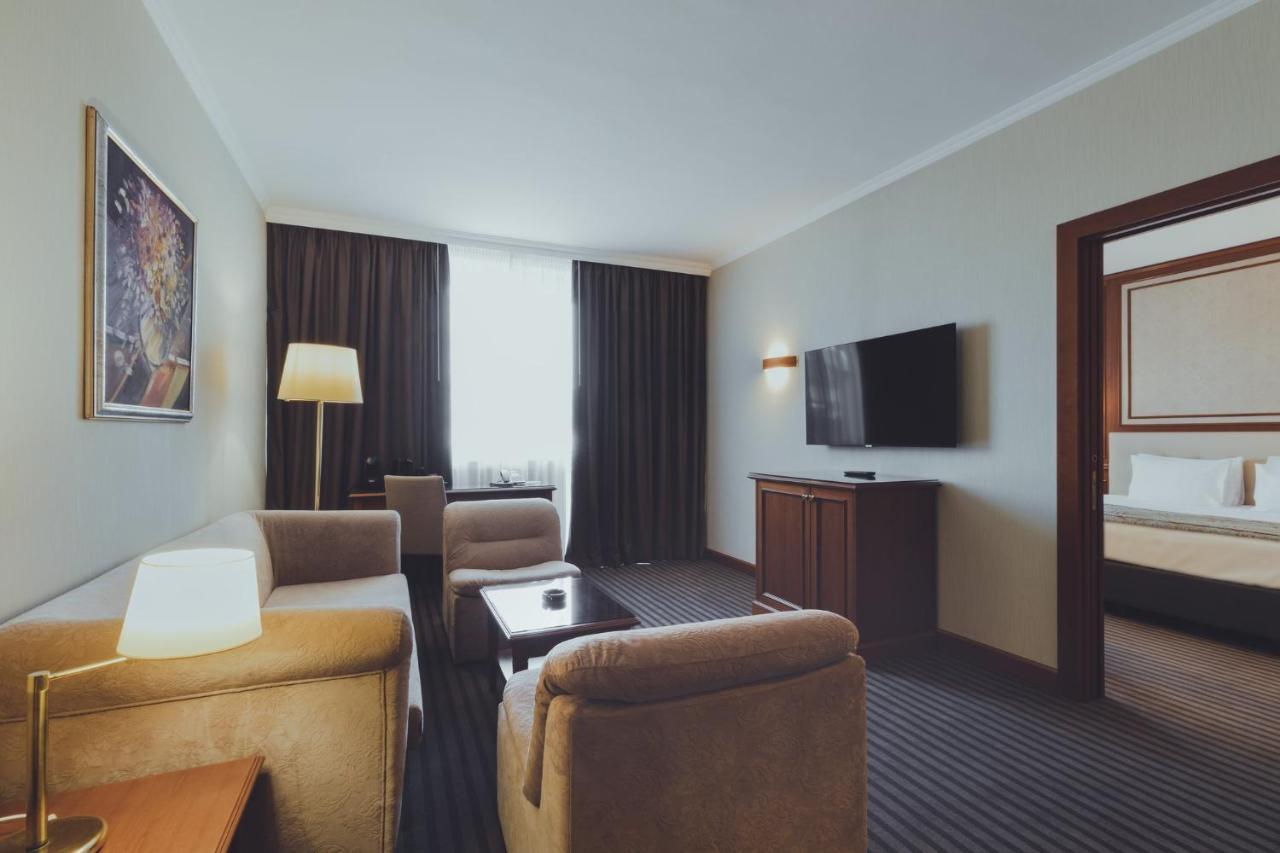 Holiday Inn Skopje, an IHG Hotel Eksteriør bilde