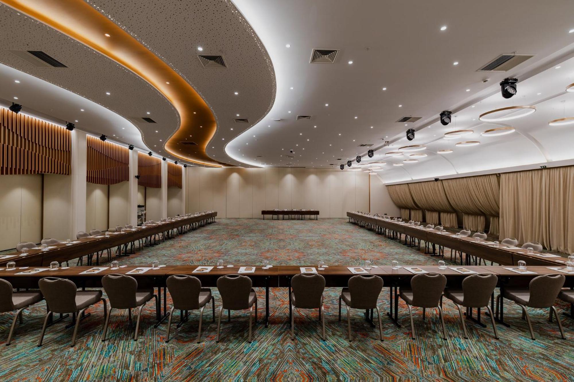 Holiday Inn Skopje, an IHG Hotel Eksteriør bilde