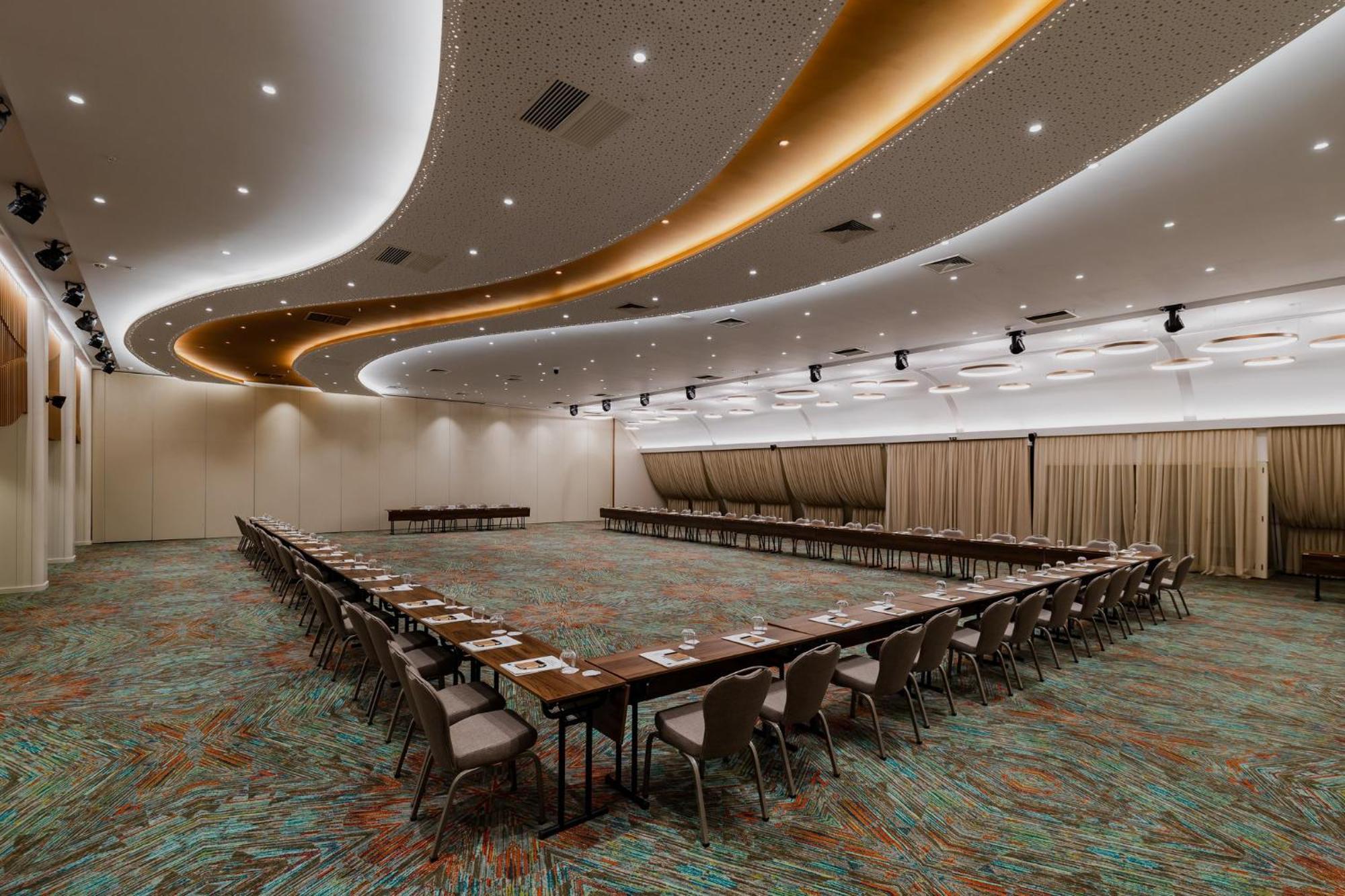 Holiday Inn Skopje, an IHG Hotel Eksteriør bilde